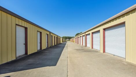 Drive up storage units at Moultrie Route 133 Storage in Moultrie.