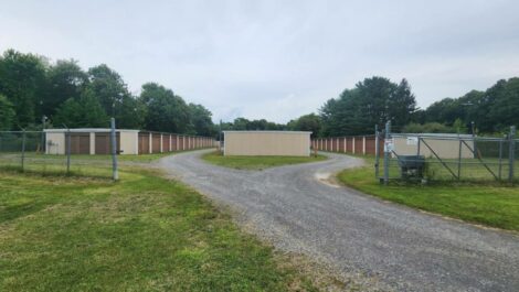 Street view of Cherry Tree Self Storage in Franklin, PA.
