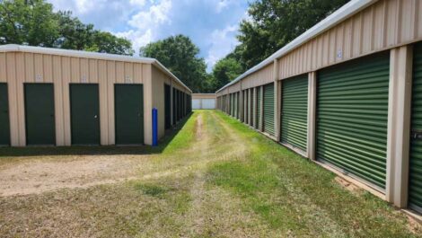 Exterior of storage facility in Columbia, MS.