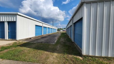 Exterior of storage facility in Columbia, MS.
