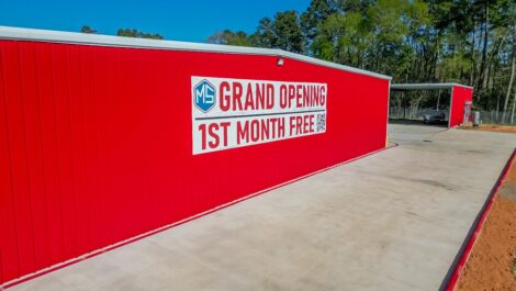 Grand opening, 1st month free sign.