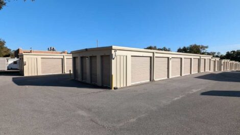 Storage unit with a lot of space for drive-up storage.
